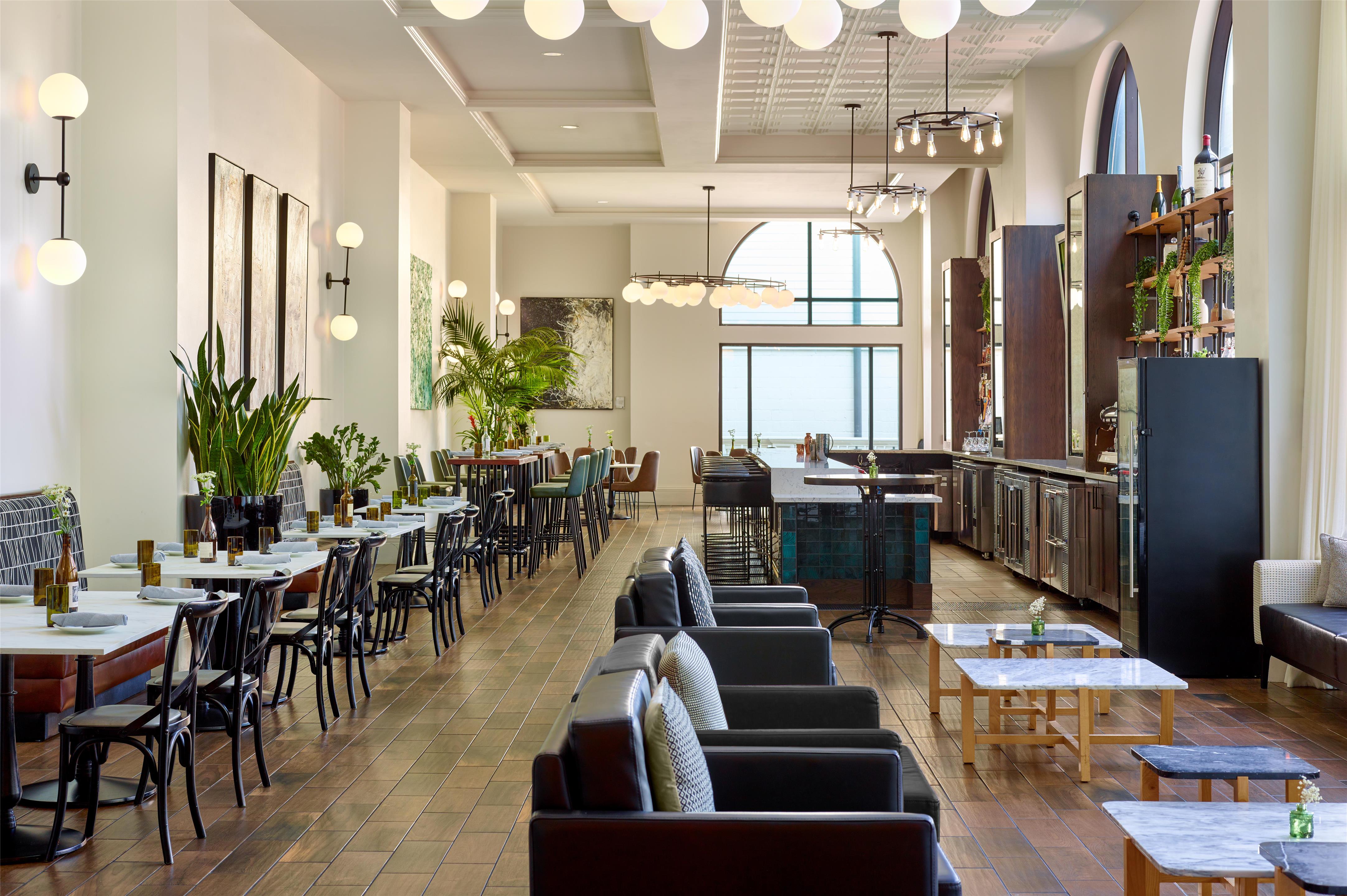 BarLounge | The Hamilton Alpharetta, Curio Collection by Hilton