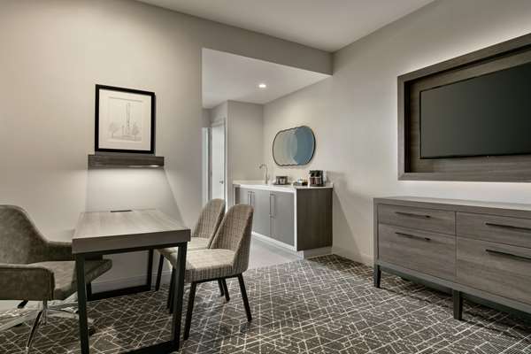  - Embassy Suites by Hilton Midtown Atlanta - I-75 & I-85, Exit 250