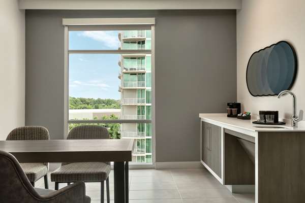  - Embassy Suites by Hilton Midtown Atlanta - I-75 & I-85, Exit 250