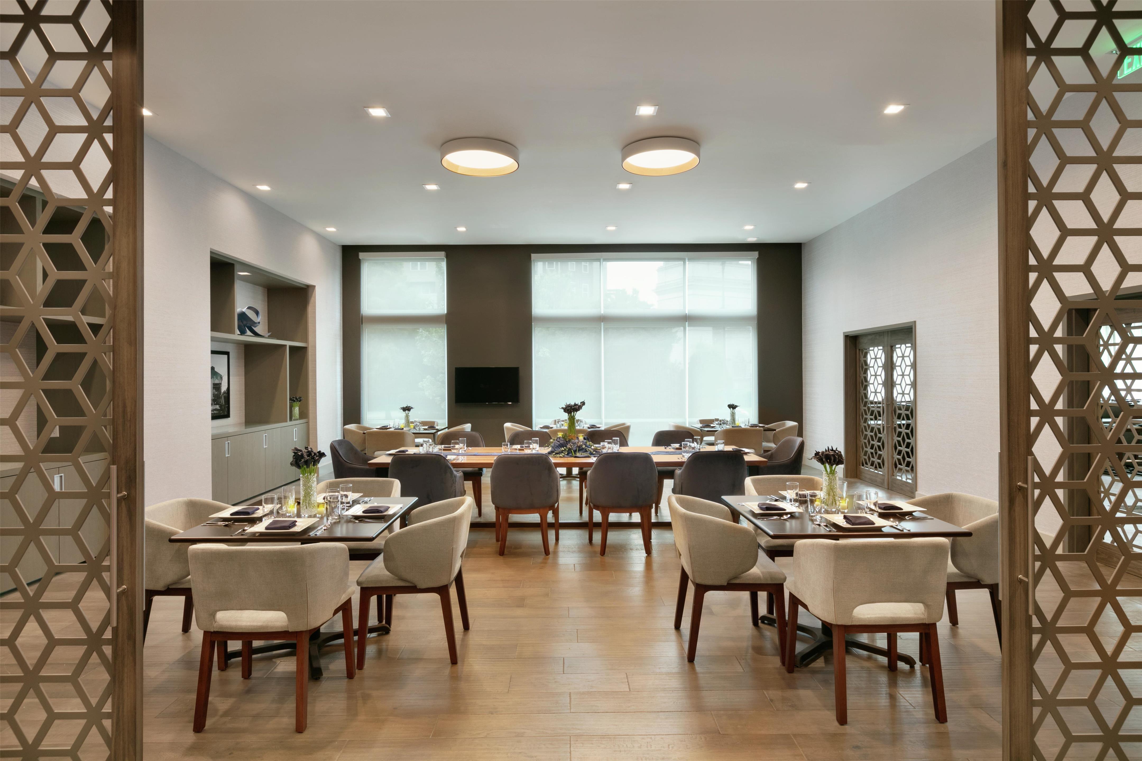 Restaurant | Embassy Suites by Hilton Atlanta Midtown