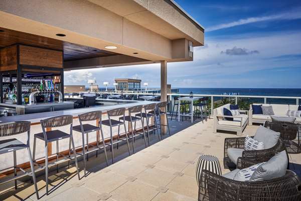 Bar - Tru by Hilton Hotel Pompano Beach