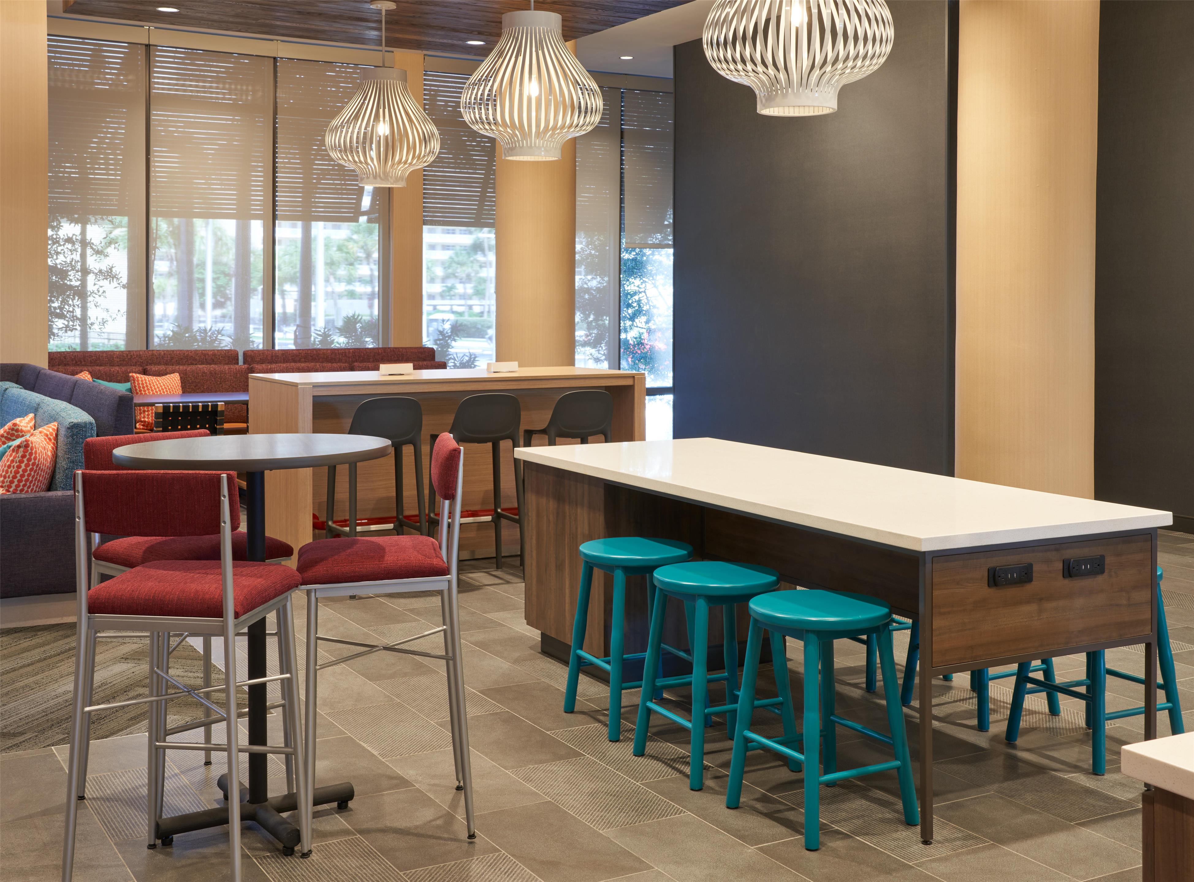 Breakfast Area | Tru By Hilton Pompano Beach Pier