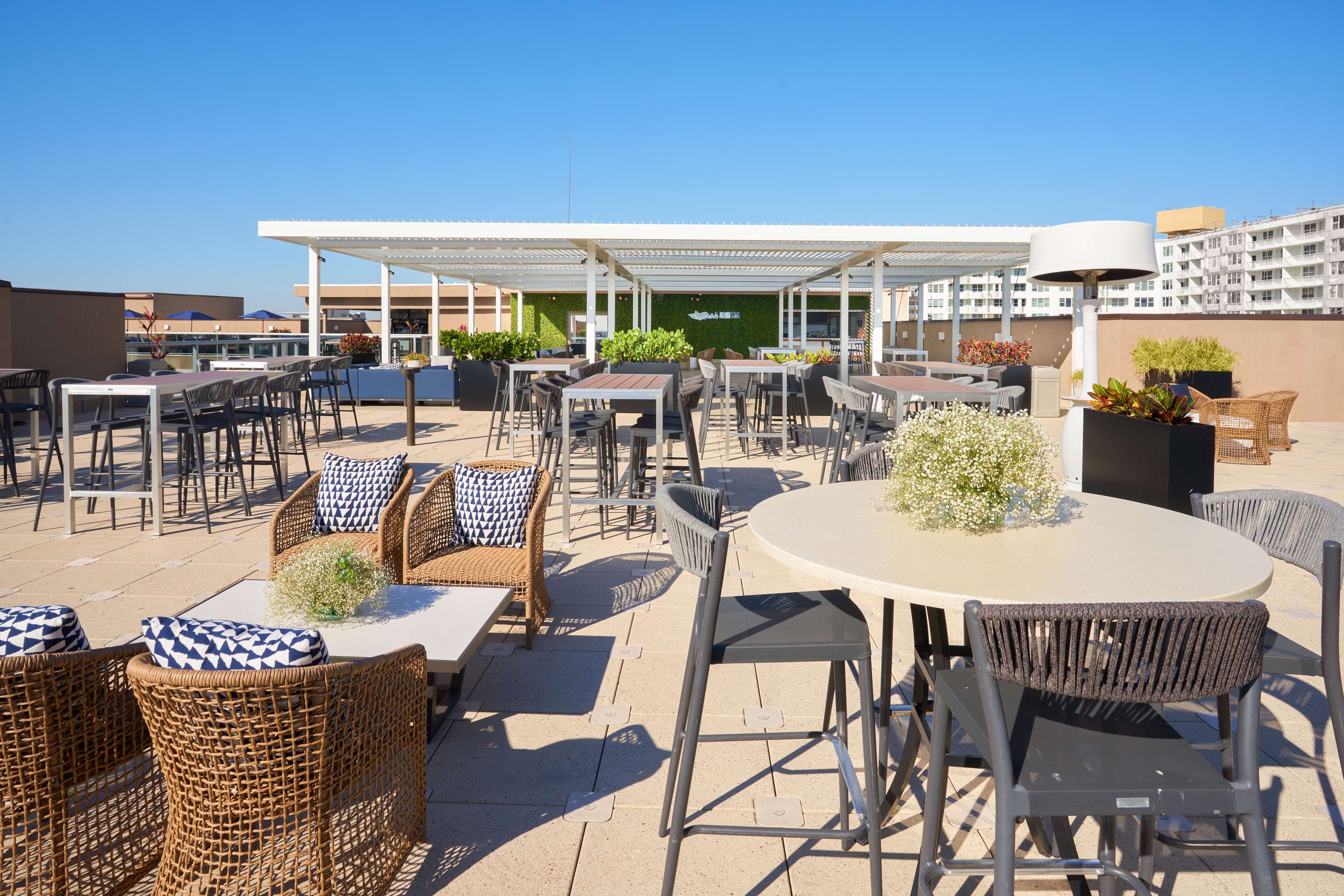 Restaurant | Home2 Suites by Hilton Pompano Beach Pier