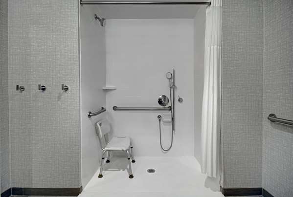  - Hampton Inn Cave City - I-65, Exit 53