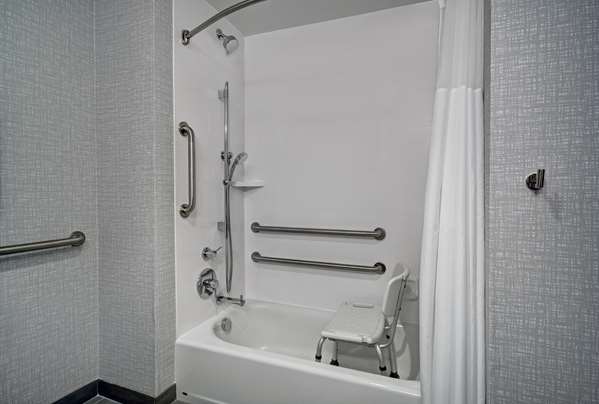  - Hampton Inn Cave City - I-65, Exit 53