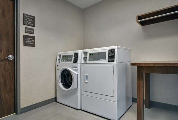  - Hampton Inn Cave City - I-65, Exit 53