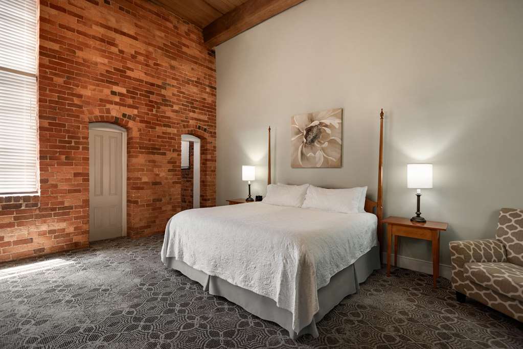 THE HISTORIC BROOKSTOWN INN, TRADEM-guestroom-Guest Room,On-Site.jpg