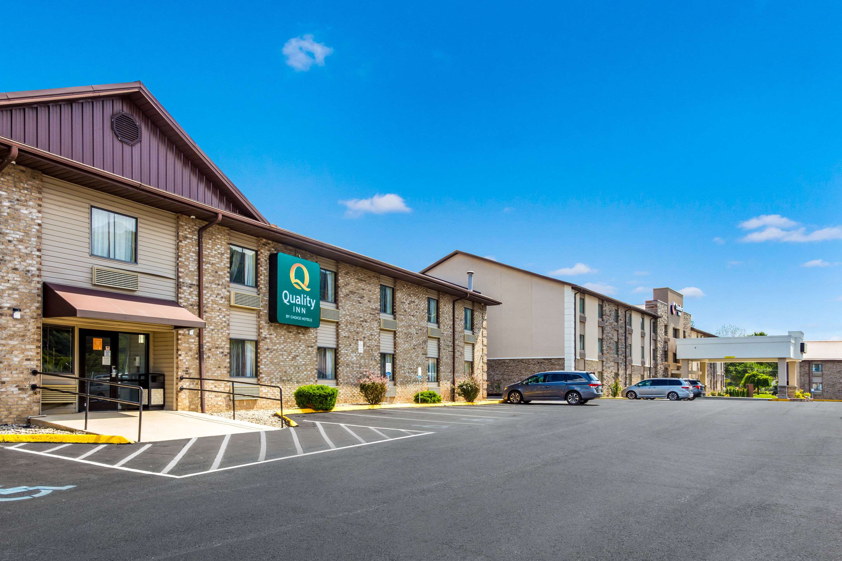 Hotel exterior | Comfort Inn