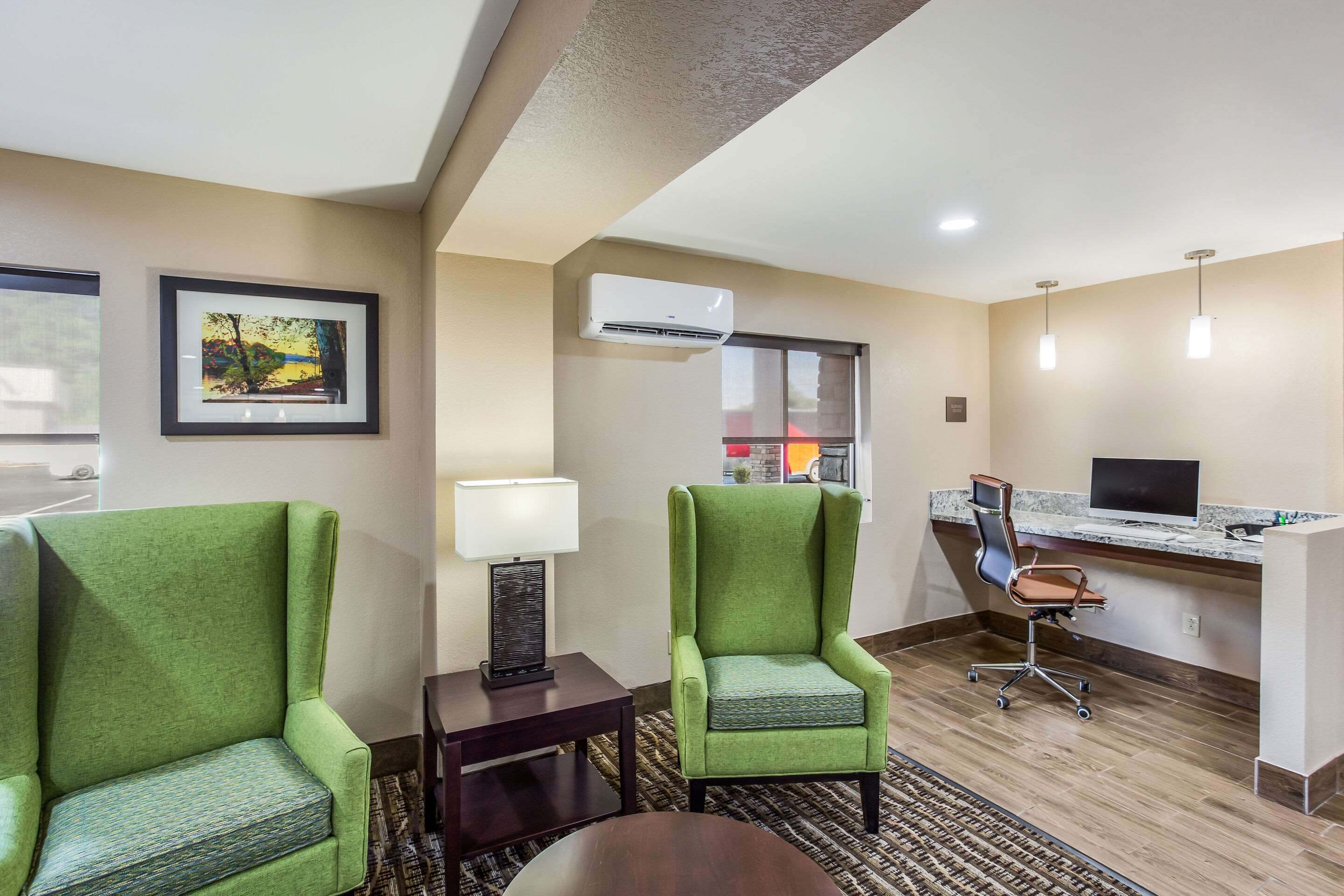 Business center | Comfort Inn