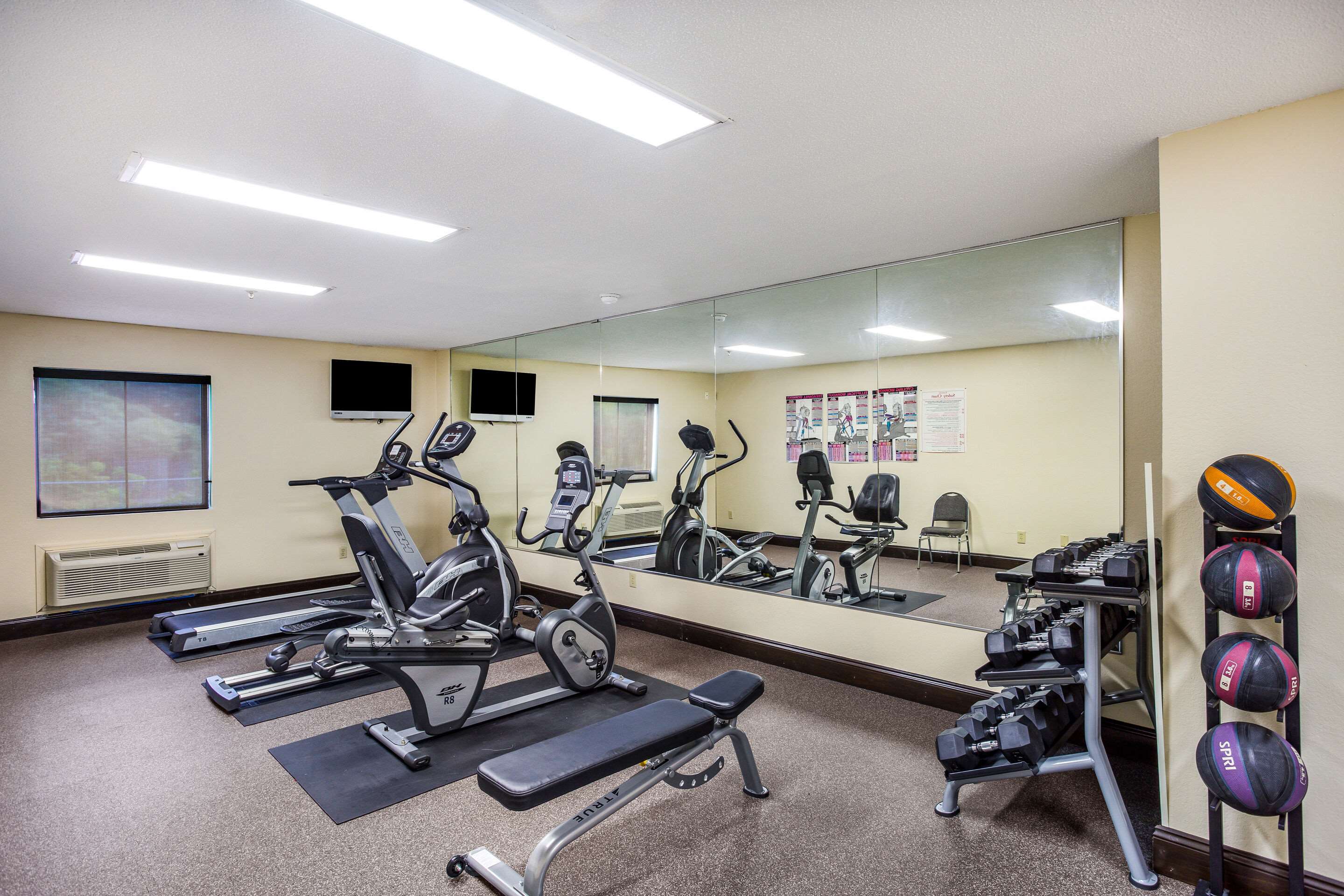 Fitness center | Comfort Inn