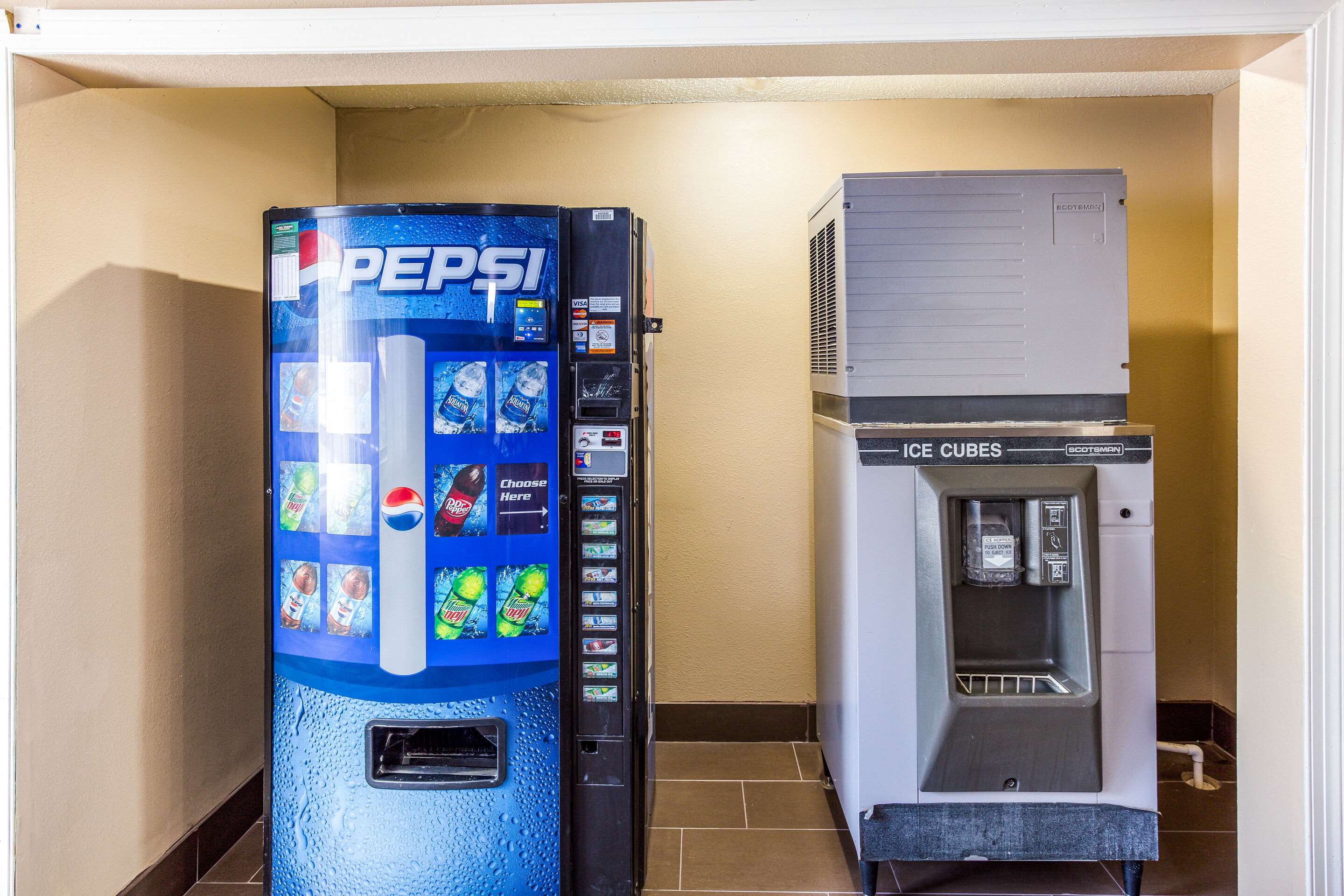Hotel vending area | Comfort Inn