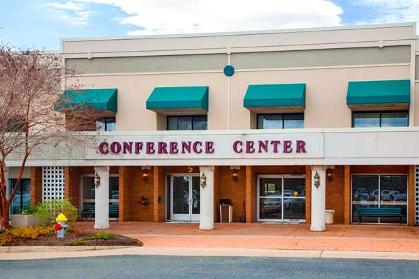 Exterior view - Clarion Hotel & Suites Convention Center Fredericksburg - I-95, Exit 130