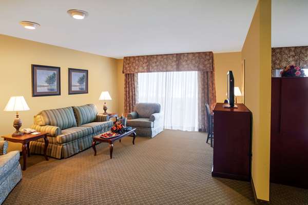 Suite - Clarion Hotel & Suites Convention Center Fredericksburg - I-95, Exit 130