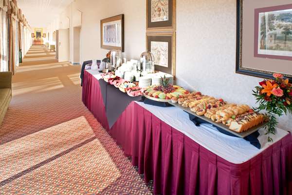  - Clarion Hotel & Suites Convention Center Fredericksburg - I-95, Exit 130
