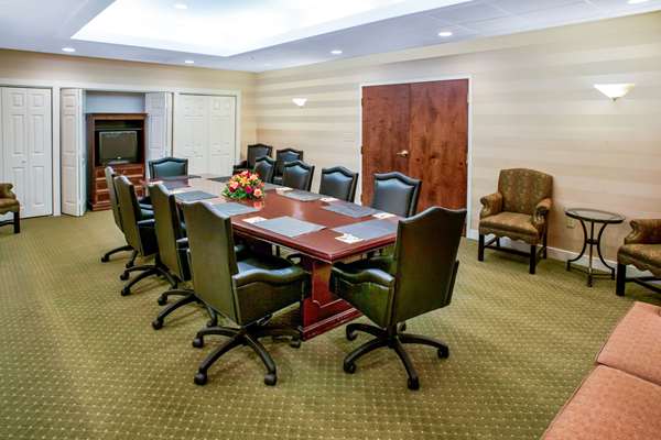  - Clarion Hotel & Suites Convention Center Fredericksburg - I-95, Exit 130