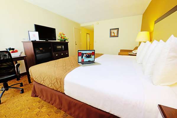  - Village Inn Hotel & Event Center Clemmons - I-40, Exit 184