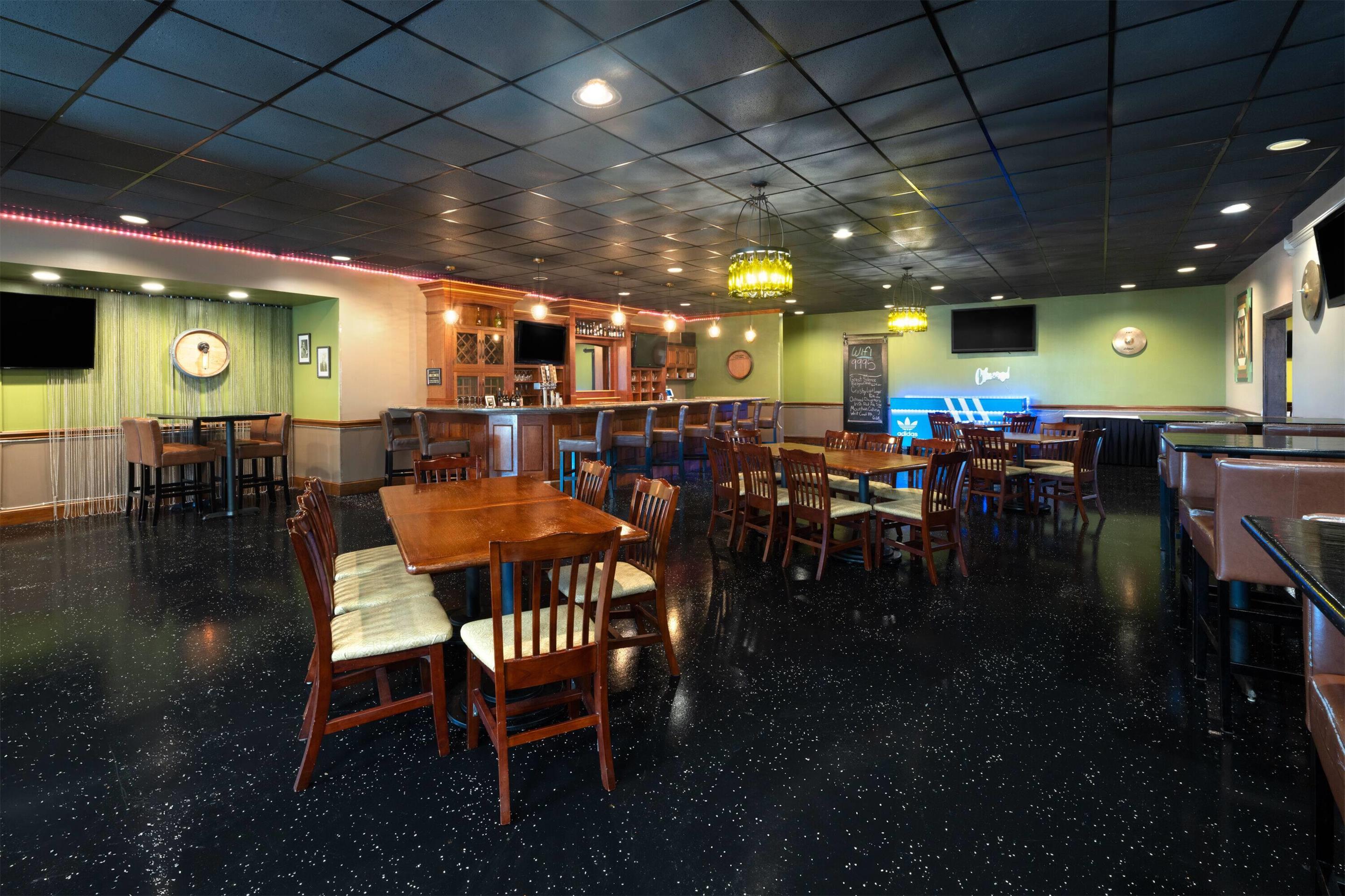 BarLounge | Village Inn Clemmons/Winston Salem, Trademark by Wyndham