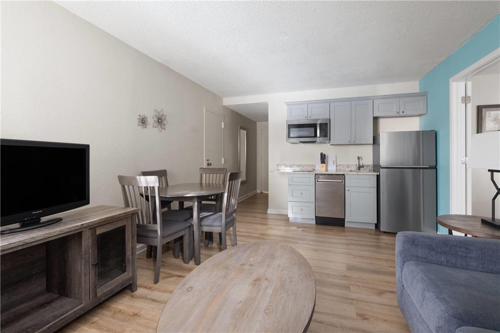 VILLAGE INN EVENT CENTER, TRADEMARK-guestroom-Guest Room,Suite,On-Site.jpg