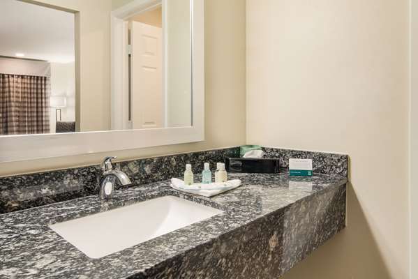 Suite - Quality Inn & Suites SMU Dallas - I-75, Exit 2