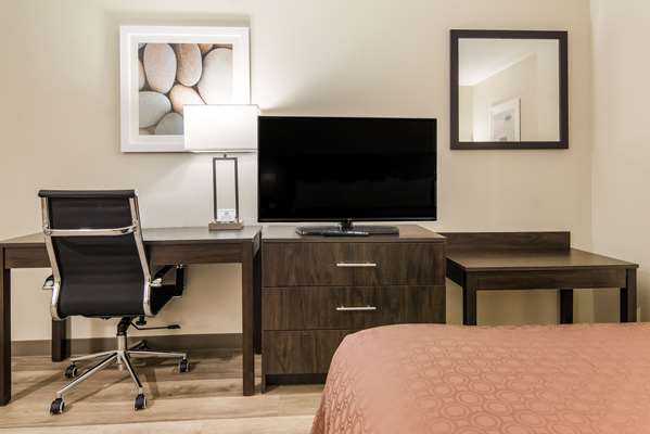  - Quality Inn & Suites SMU Dallas - I-75, Exit 2