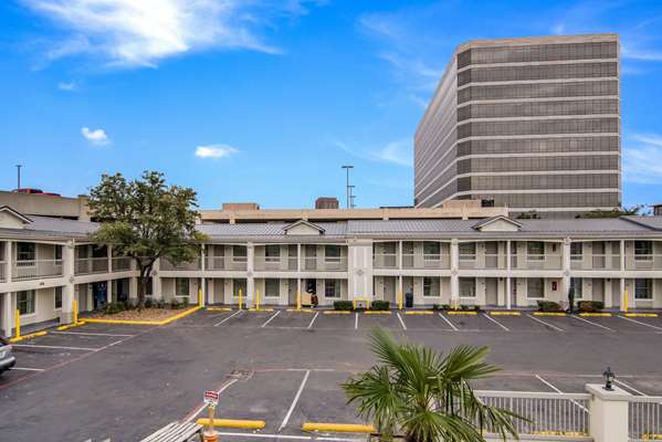 Exterior view - Quality Inn & Suites SMU Dallas - I-75, Exit 2