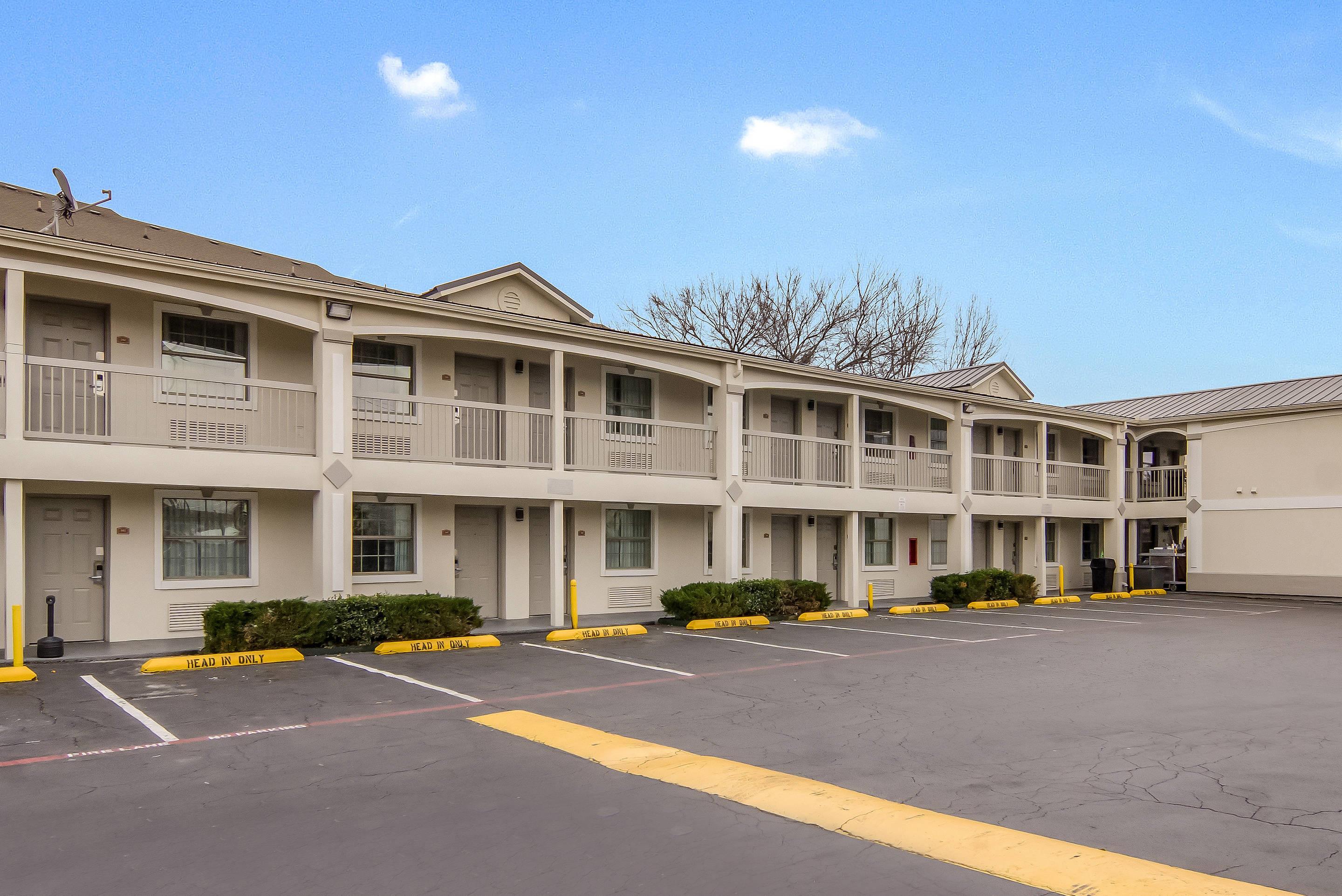 Hotel exterior | Quality Inn & Suites Dallas - Cityplace