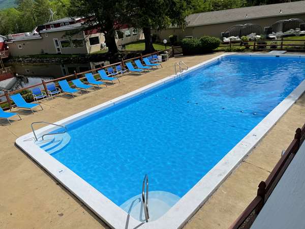 Pool - Woodwards White Mountain Resort Lincoln