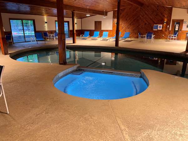 Pool - Woodwards White Mountain Resort Lincoln