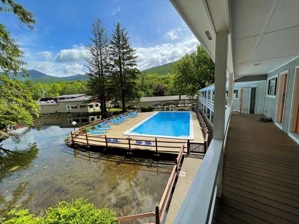 Pool - Woodwards White Mountain Resort Lincoln