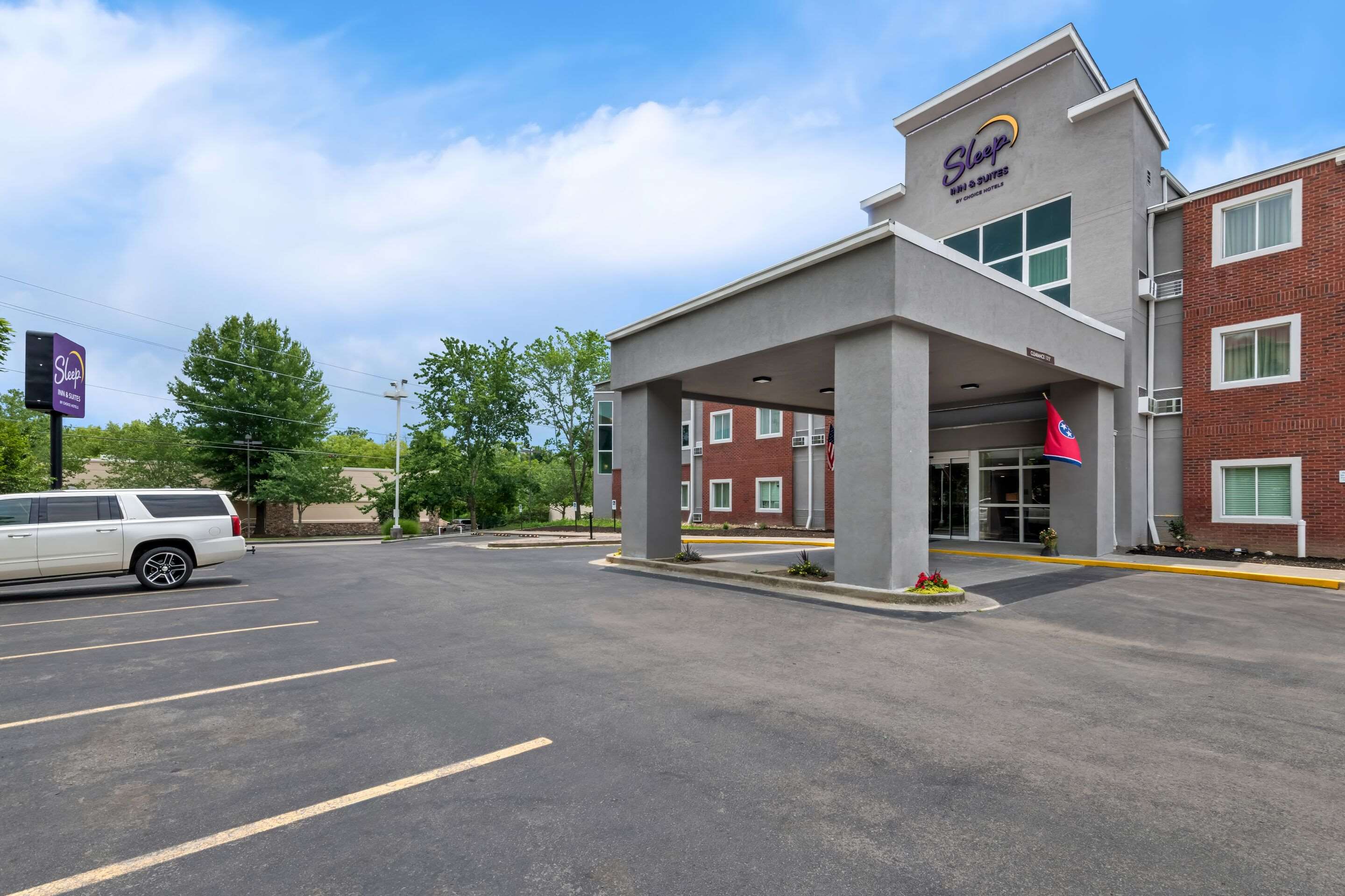 Hotel exterior | Rodeway Inn