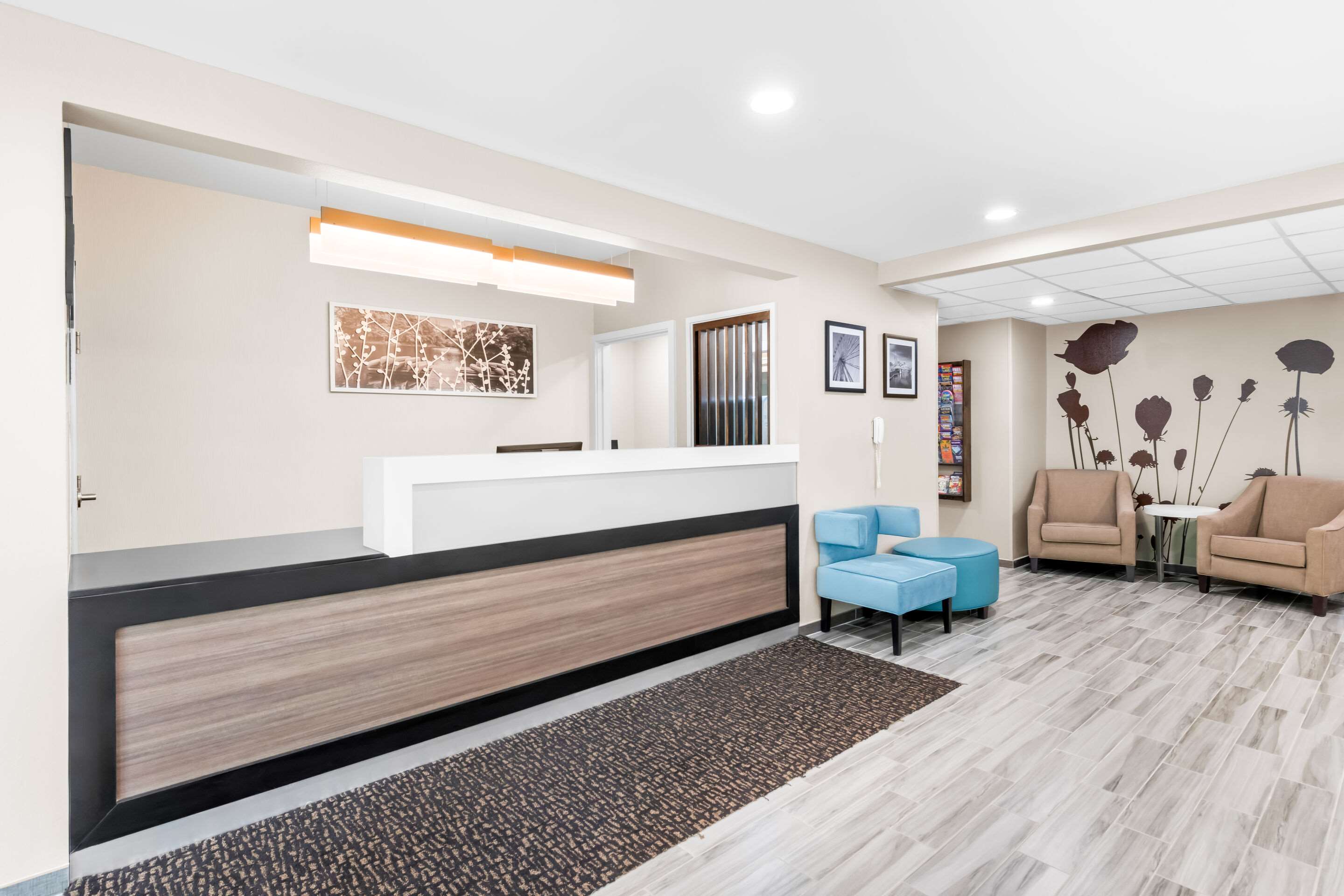 Front desk | Rodeway Inn