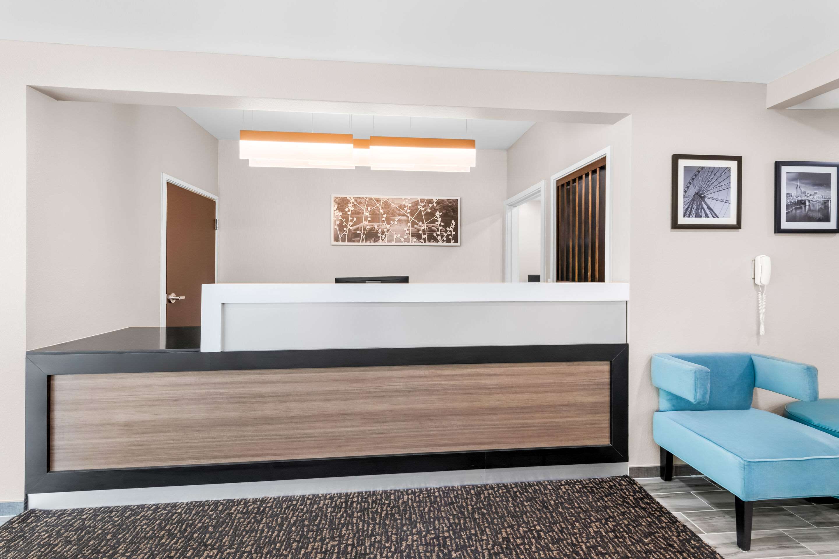 Front desk | Rodeway Inn