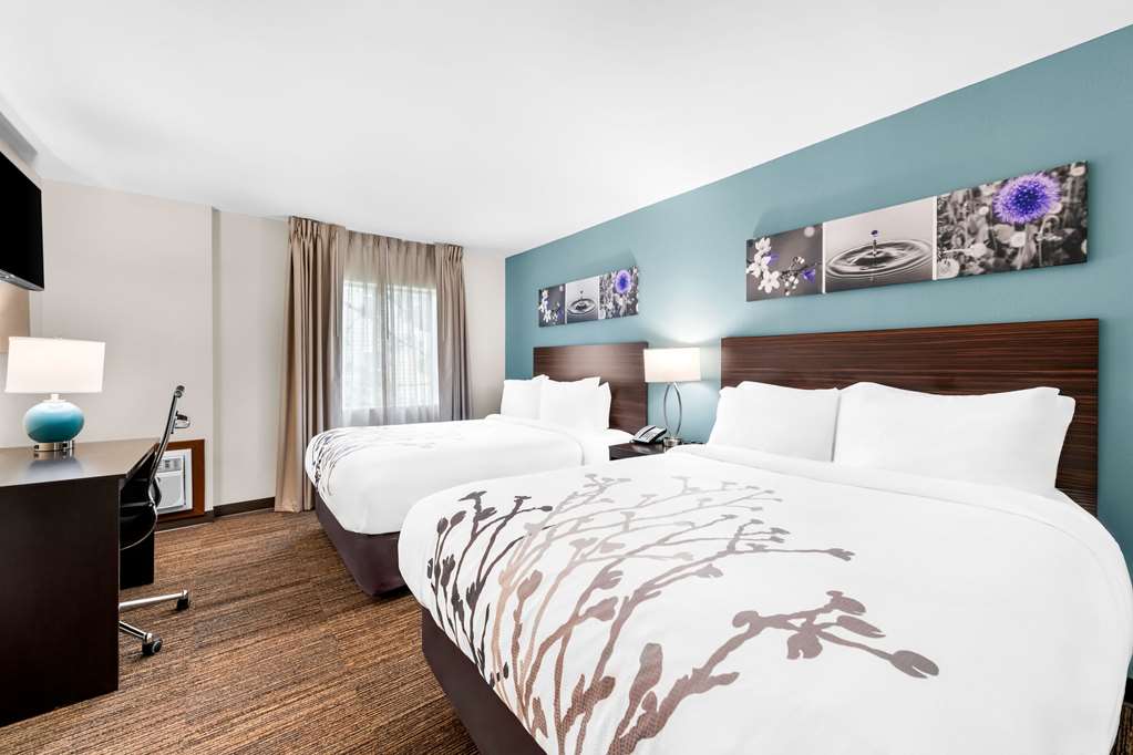 SLEEP INN AND SUITES PIGEON FORGE --guestroom-Guest Room,Suite,On-Site.jpg