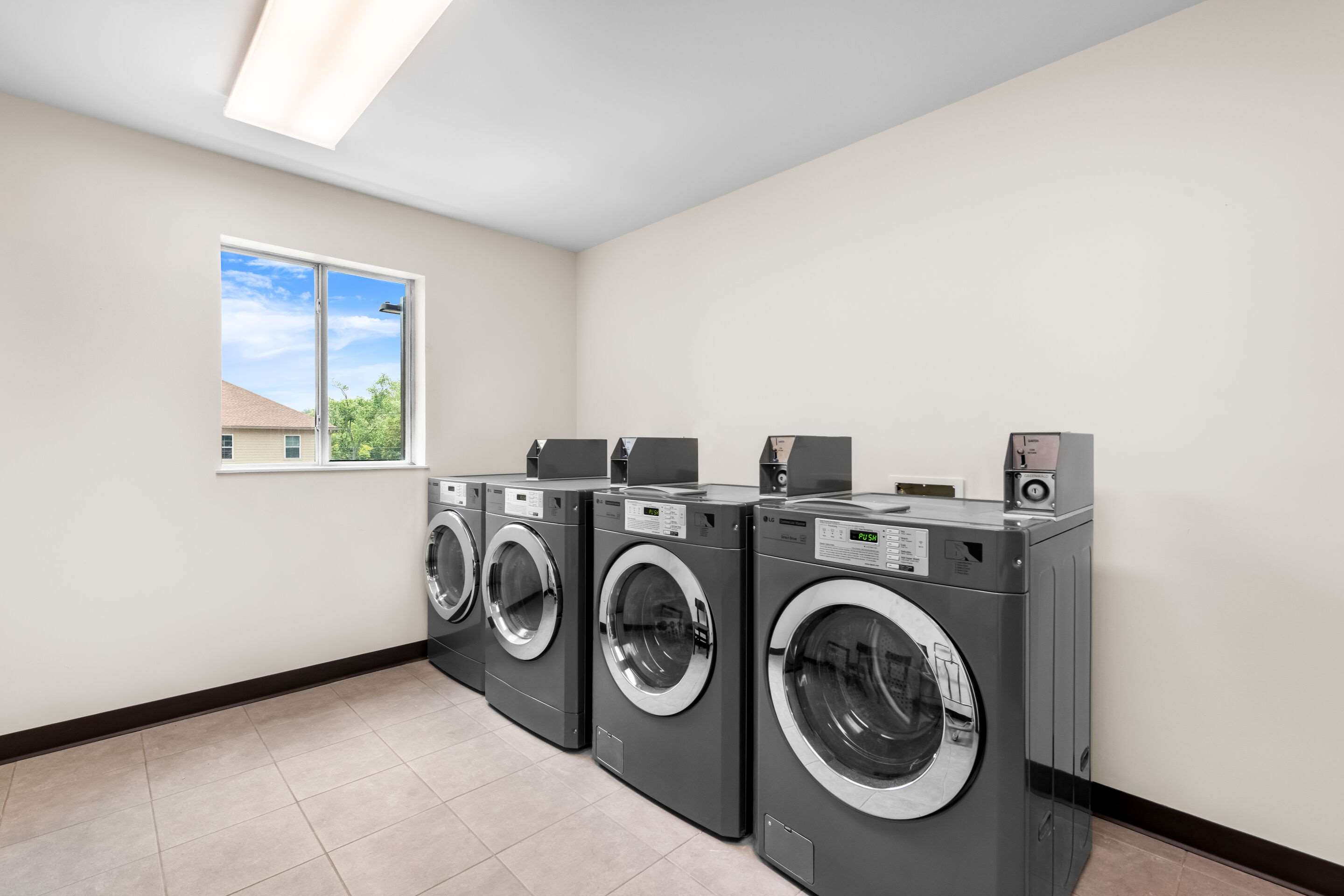 Guest laundry facilities | Rodeway Inn