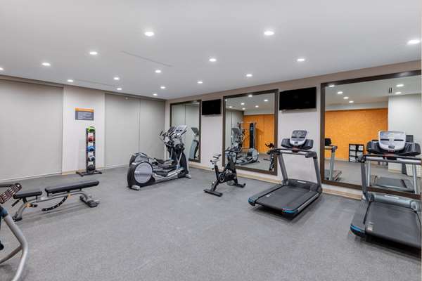 Fitness/ Exercise Room - La Quinta Inn East Round Rock