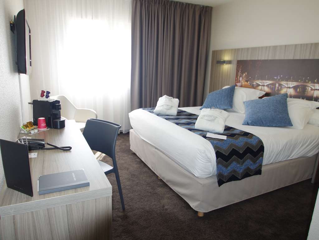 HOTEL SAPHIR-guestroom-Guest Room,Guest Room Amenity,On-Site.jpg