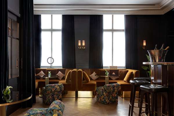 On-Site,Bar/Lounge