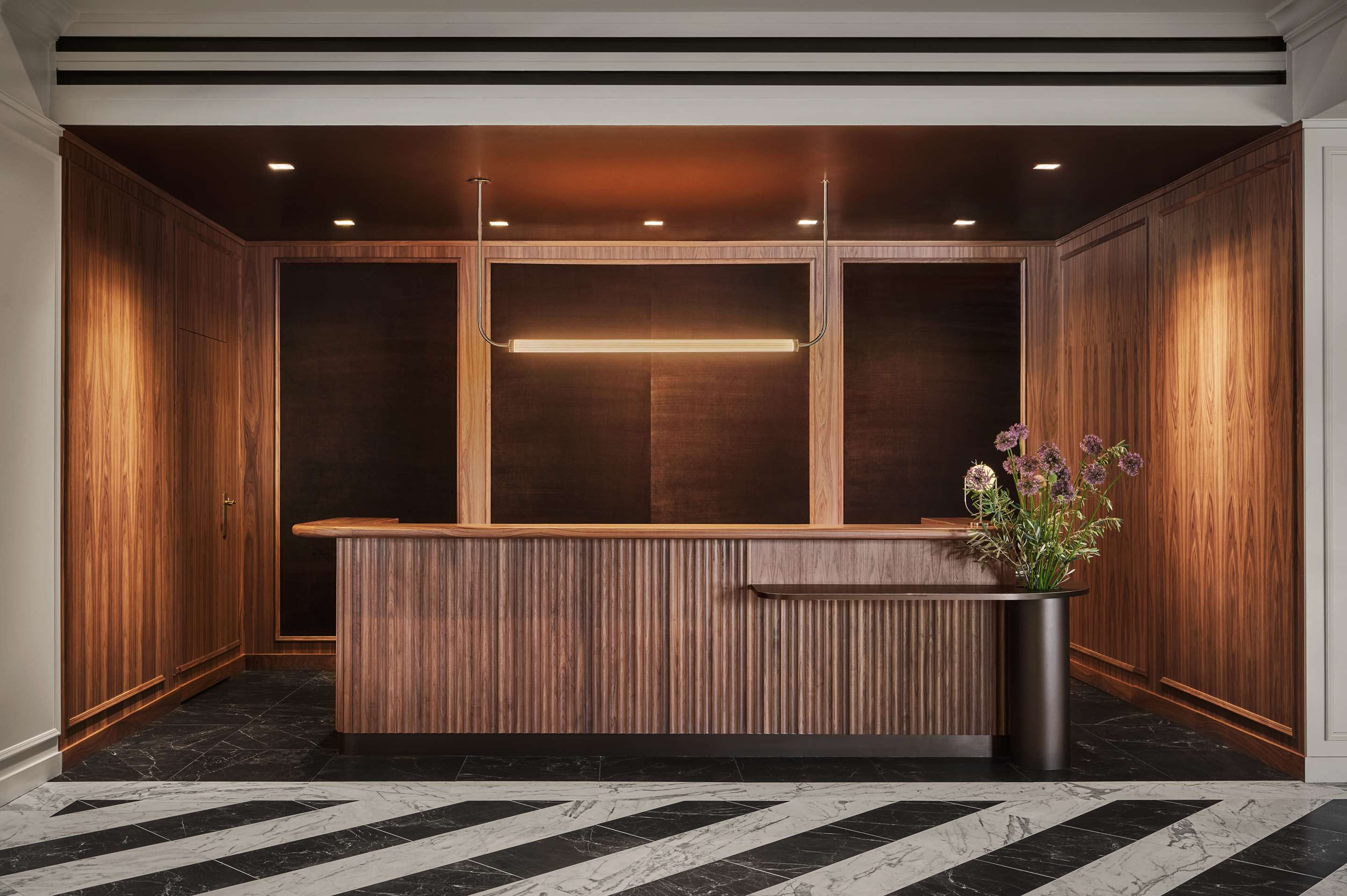 Pendry Chicago Front Desk