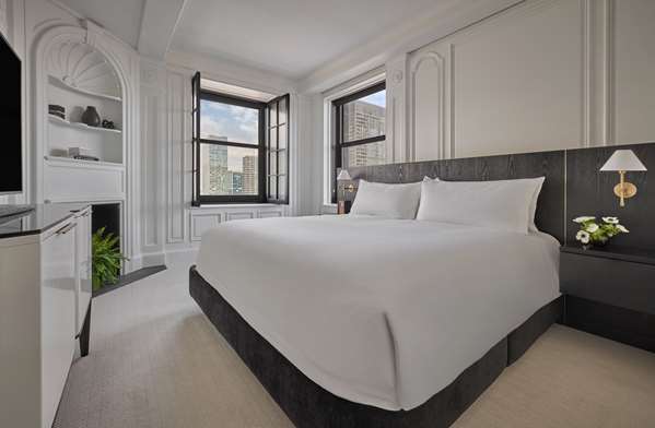Suite - Pendry Hotel Downtown Chicago