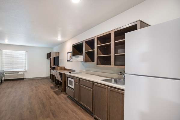  - WoodSpring Suites Sulphur - I-10, Exit 23