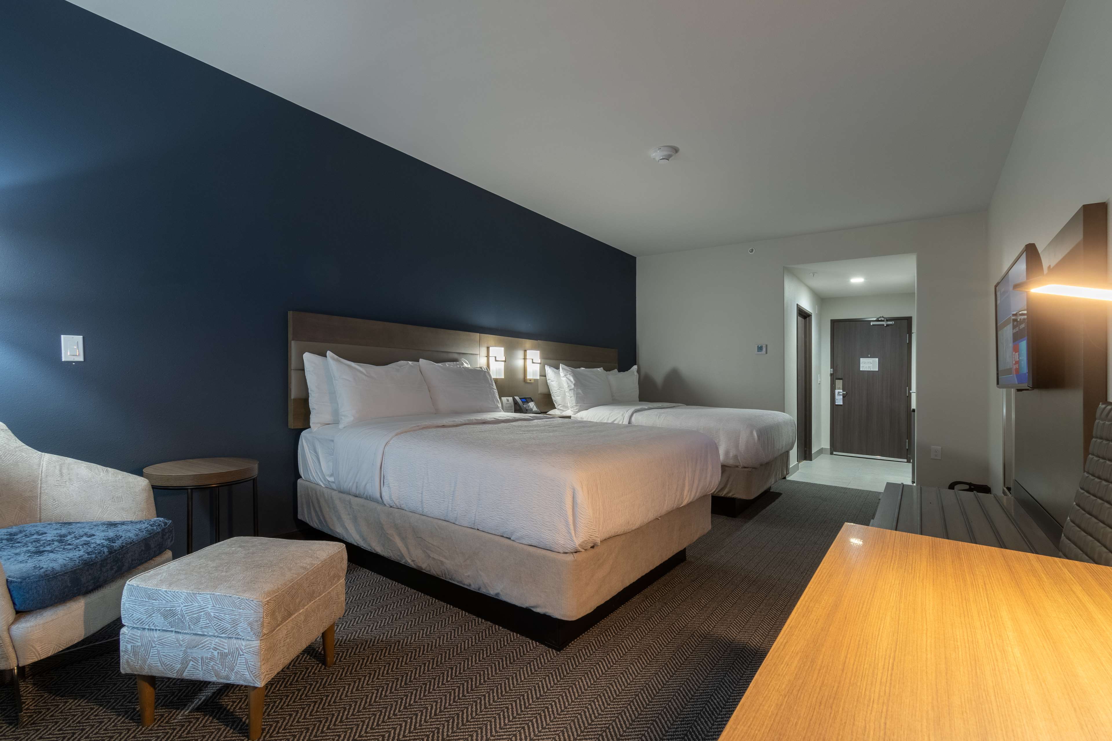 Best Western Plus Tacoma Hotel - Tap to explore photos