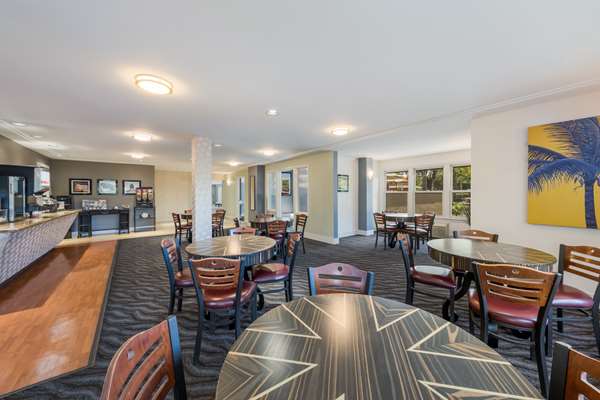 Restaurant - SureStay Plus Hotel by Best Western