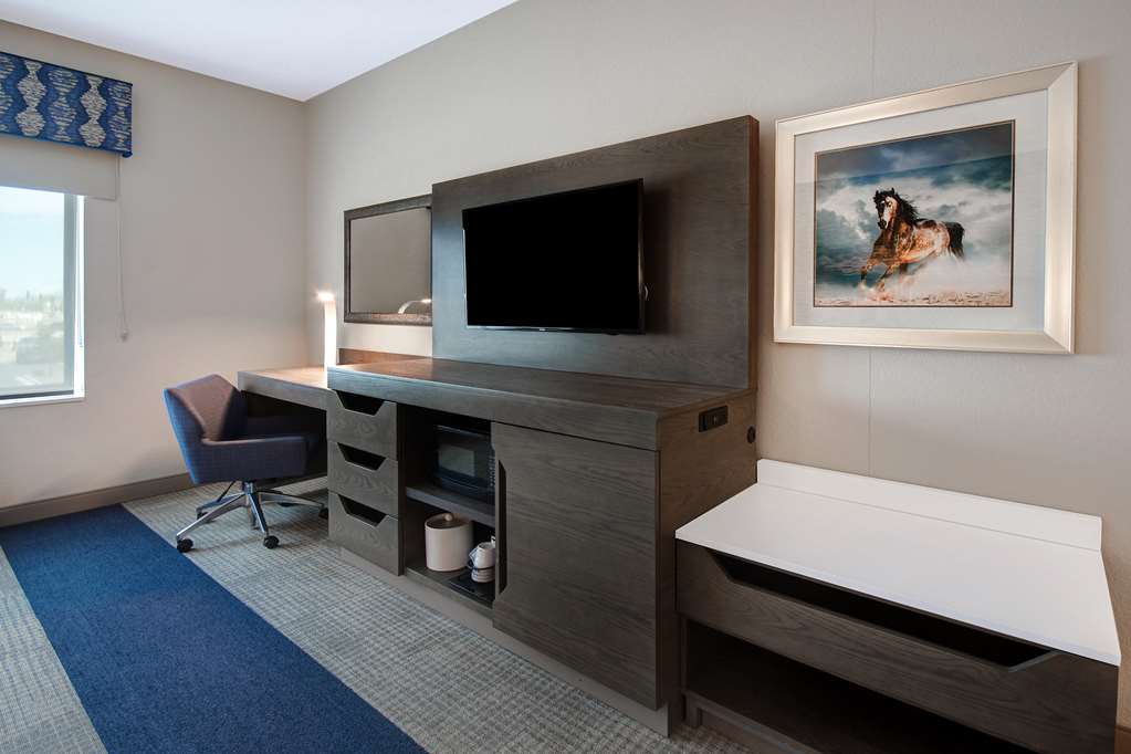 Hampton Inn Queen Creek, AZ Room Type - 1 KING W  SFBD MIC FRG NS