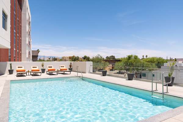 Pool - DoubleTree by Hilton Convention Center Tucson - I-10, Exit 258