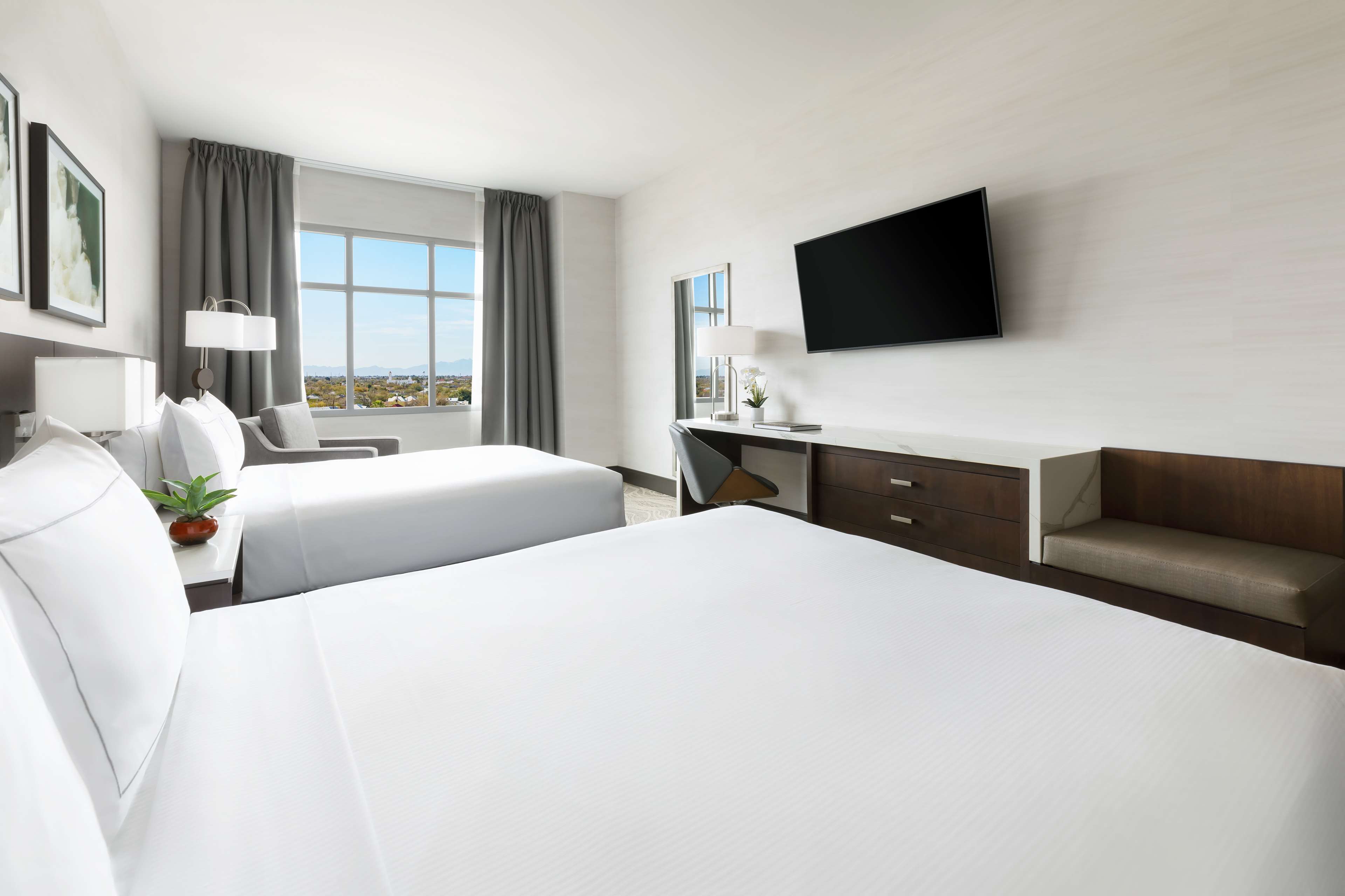 DoubleTree by Hilton Tucson Downtown Convention Center Room Type - 2 QUEEN BEDS HEARING ACC