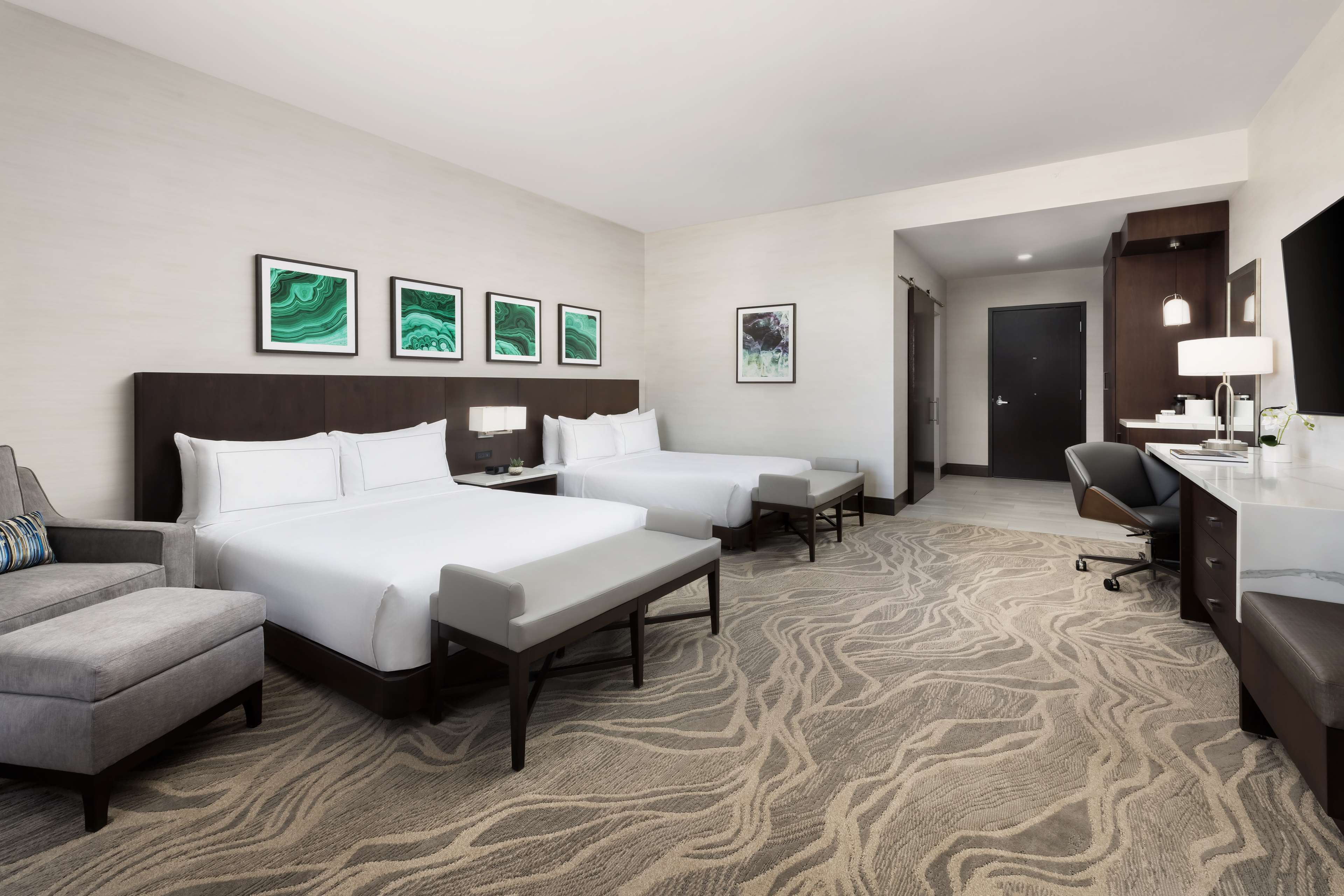 DoubleTree by Hilton Tucson Downtown Convention Center Room Type - 2QNS-BALCONY-ACC BATHTUB