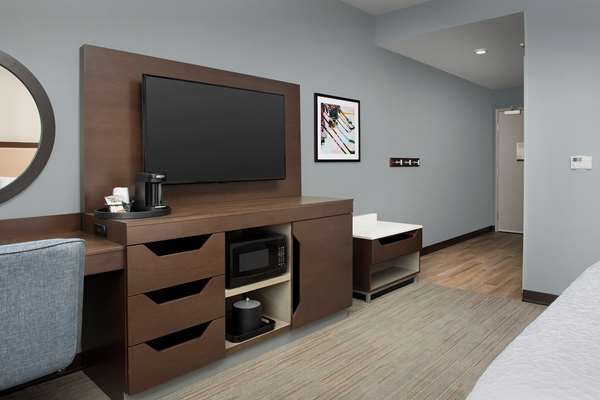  - Hampton Inn Warroad