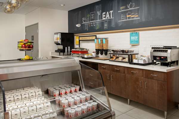 Amenities - Hampton Inn Warroad