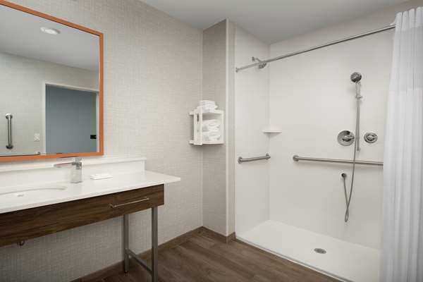  - Hampton Inn Warroad