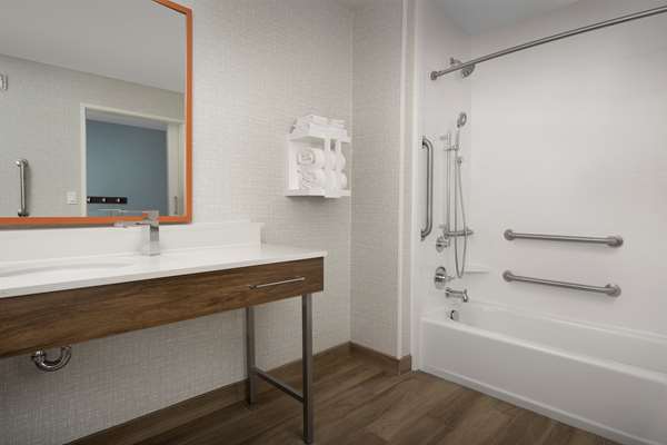  - Hampton Inn Warroad